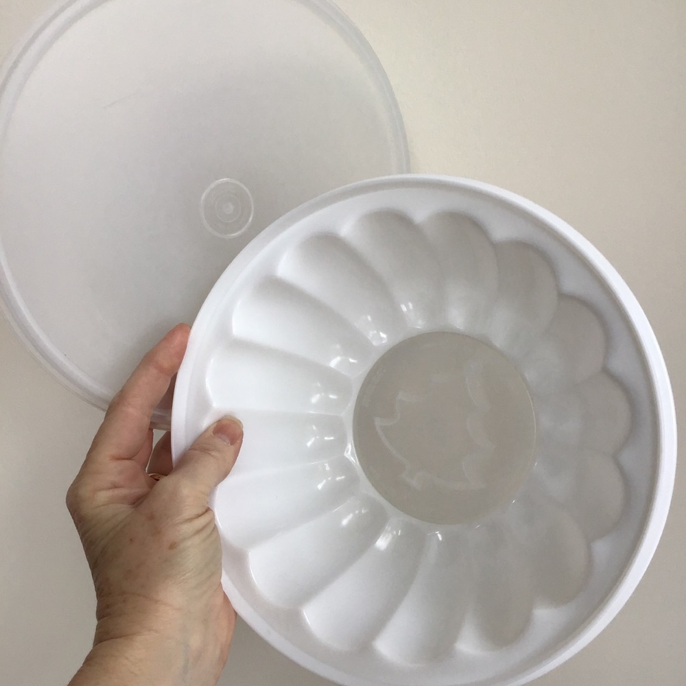 White Tupperware Jello Mold with Designs Tree Heart Star Tulip - Vintage Kitsch